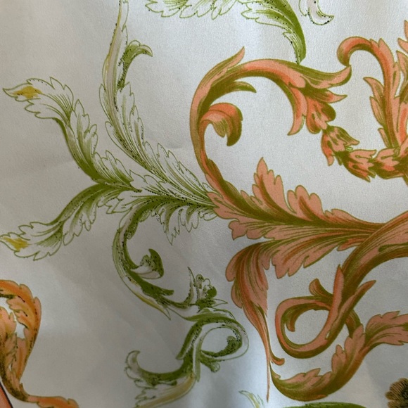 Beautiful Blouse - Picture 8 of 8